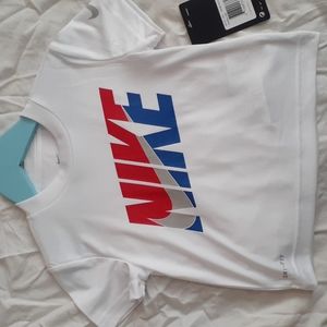 Nike shirt with tags